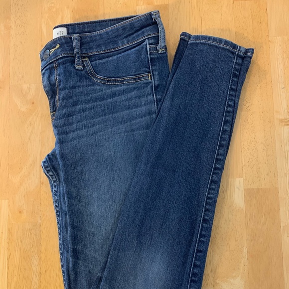 Jeans - Picture 1 of 2